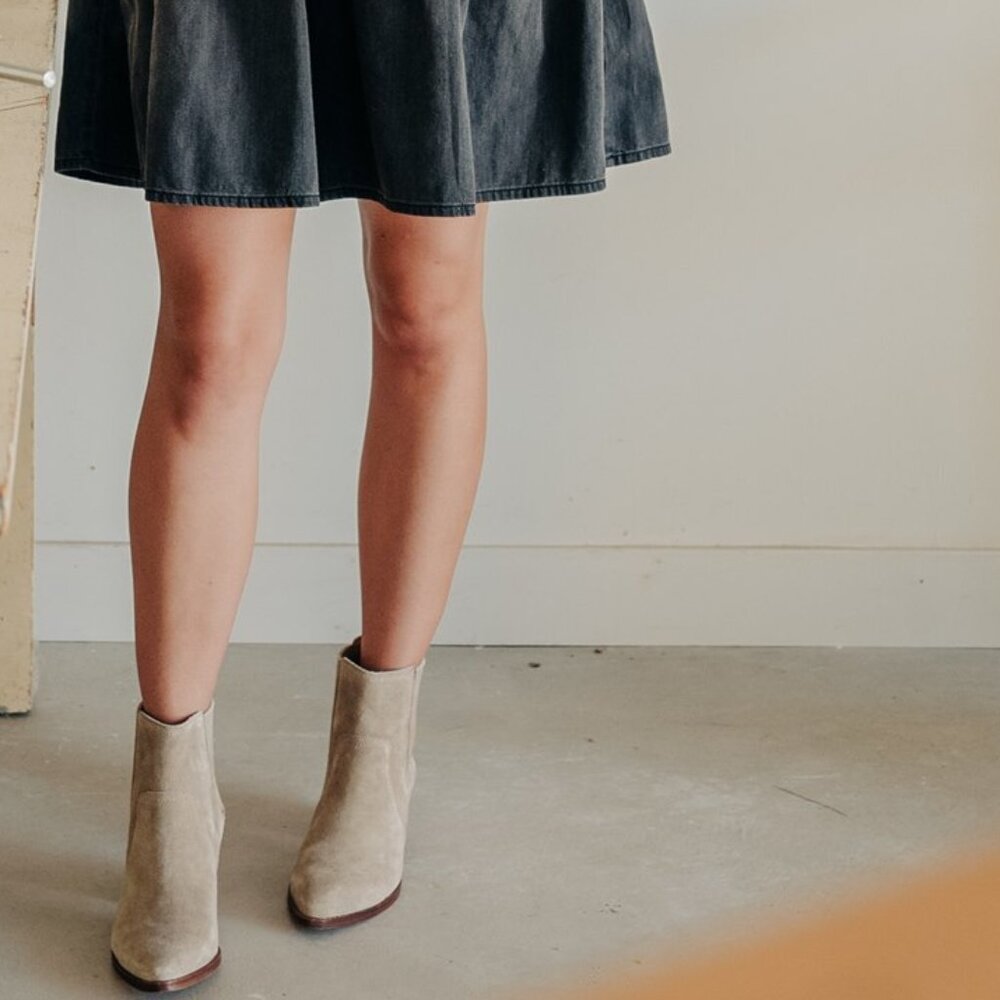 MADEWELL | The Western Ankle Boot in Suede | Size 8 | Only worn for photoshoot